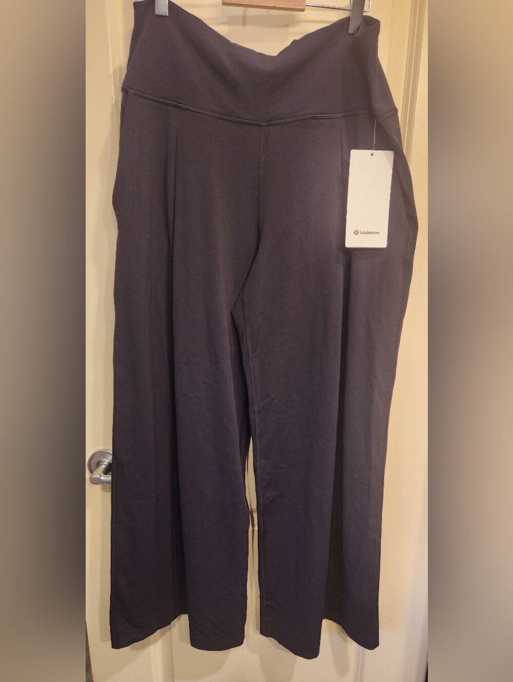 lululemon athletica Black Wide-Leg High-Waist Pants *short, 29.5 Inseam